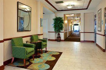 Hotel Express & Baton Rouge East By Ihg 2*