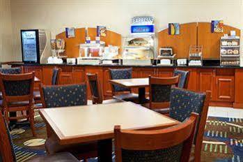Express & Baton Rouge East By Ihg Hotel Prairieville