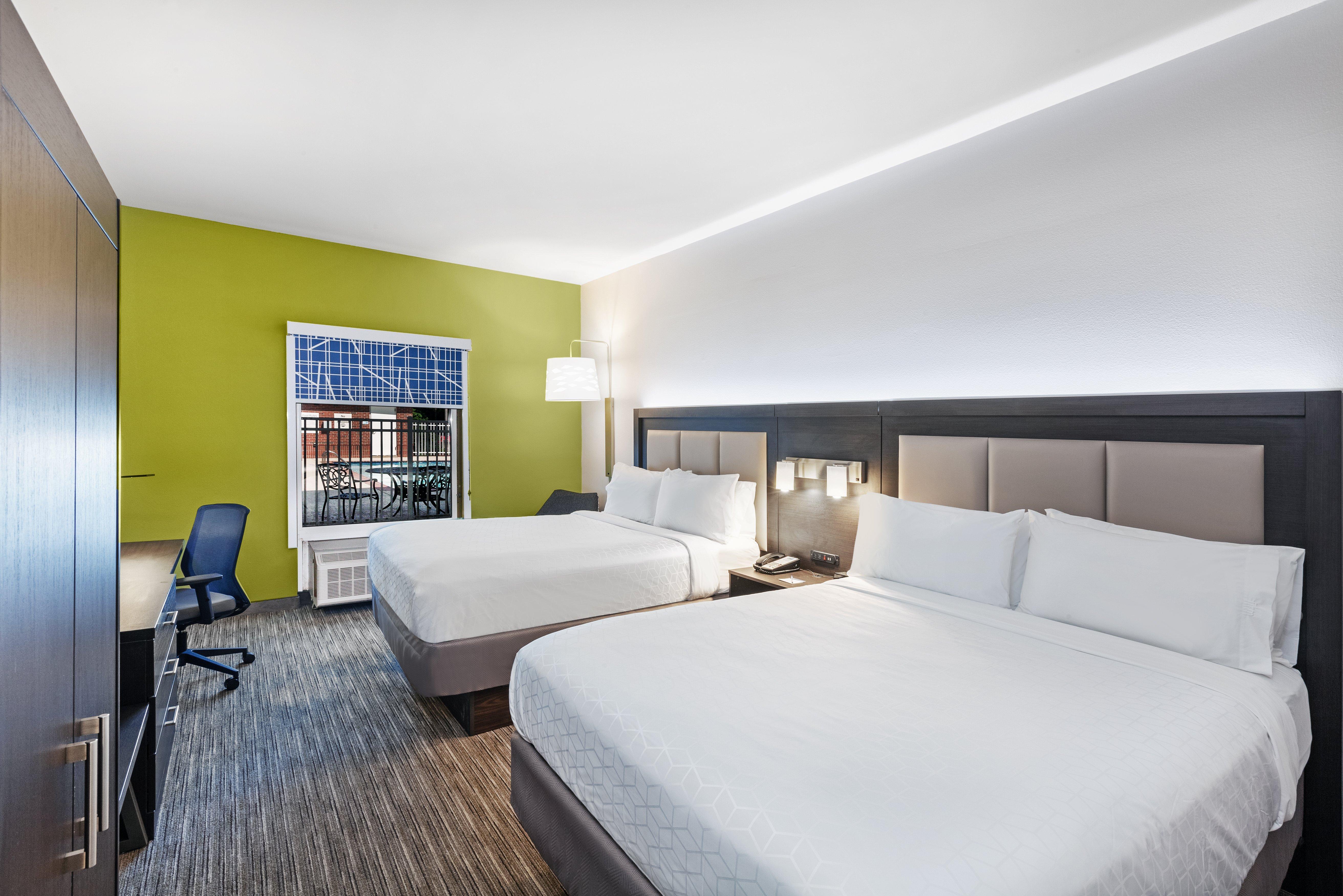 Express & Baton Rouge East By Ihg Hotel