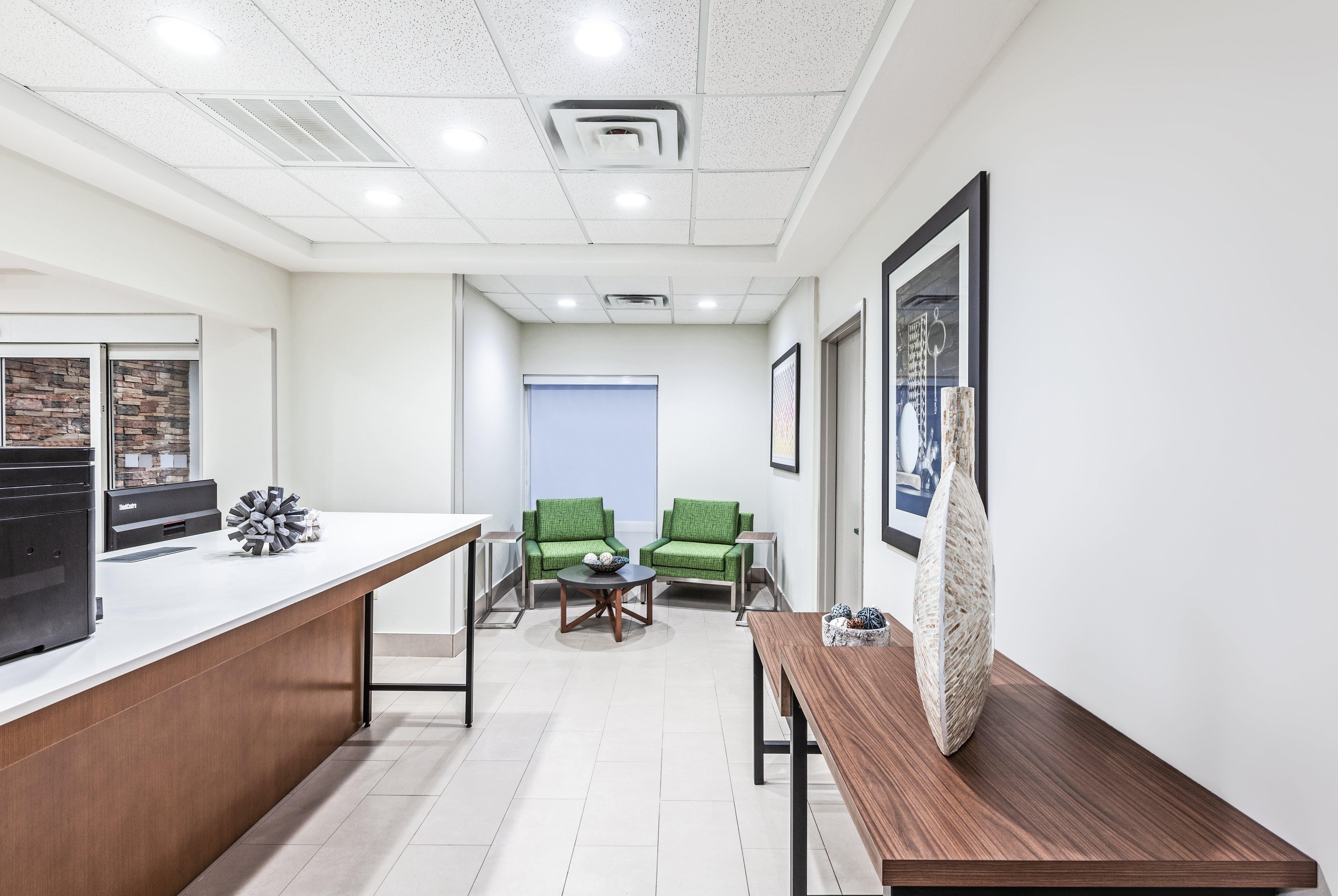 Hotel Express & Baton Rouge East By Ihg