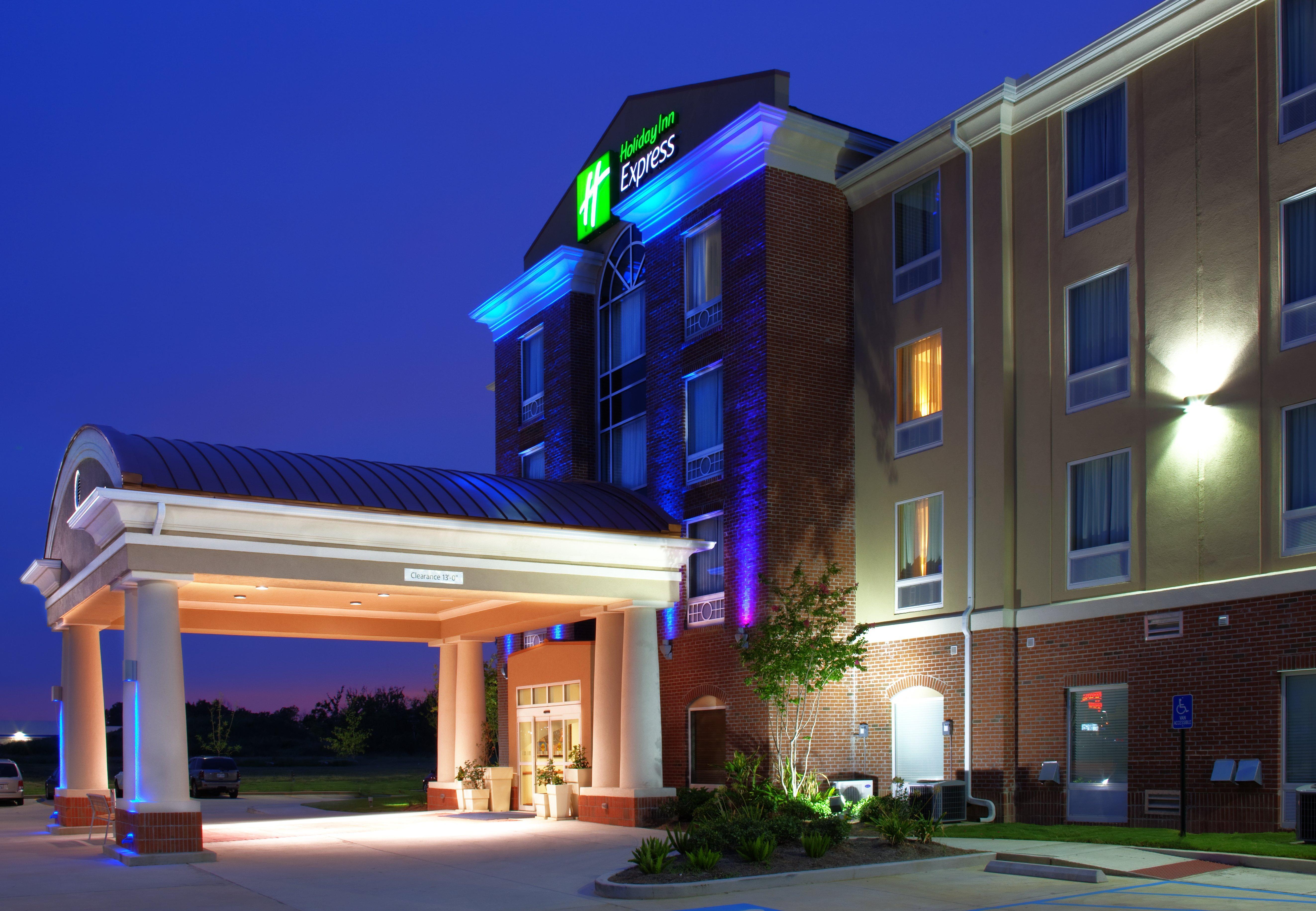 Express & Baton Rouge East By Ihg Hotel Prairieville