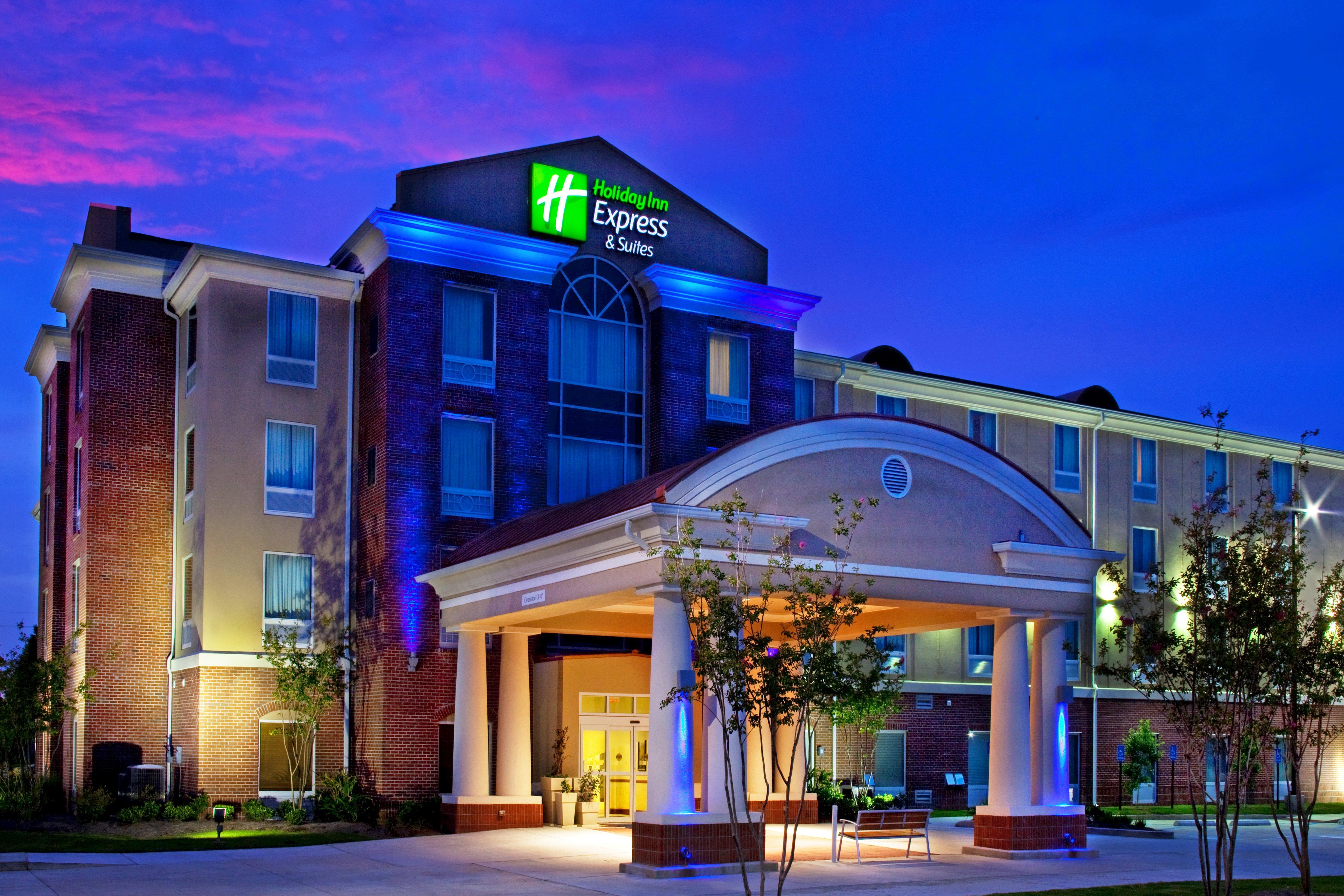 Express & Baton Rouge East By Ihg Hotel