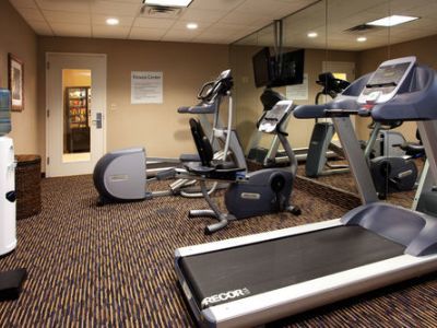 Express & Baton Rouge East By Ihg Hotel Prairieville