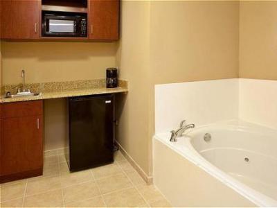 Express & Baton Rouge East By Ihg
