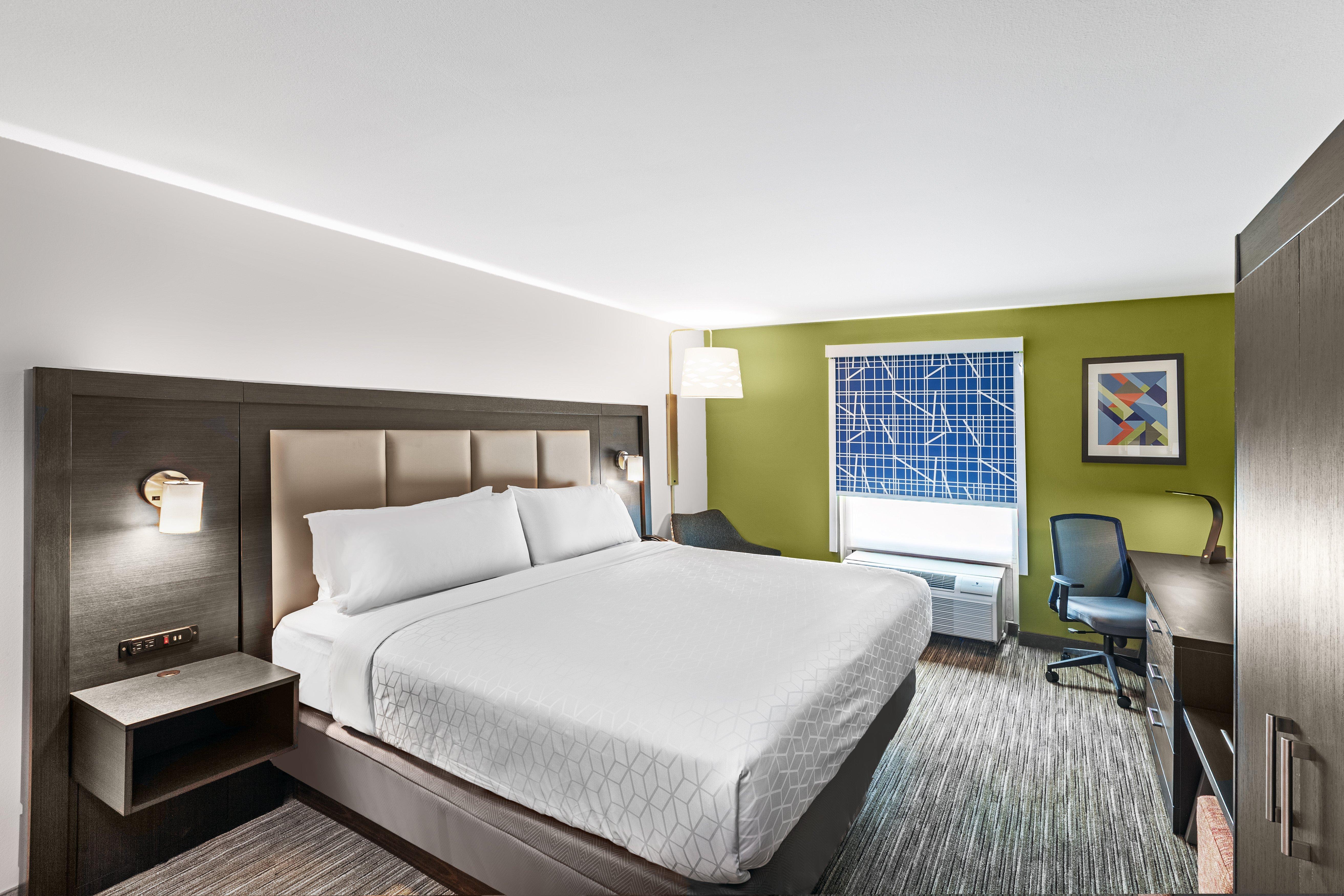Express & Baton Rouge East By Ihg Hotel