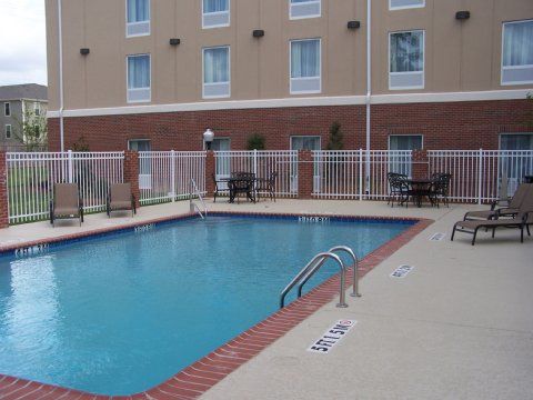 Express & Baton Rouge East By Ihg Hotel 2*