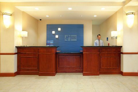 Express & Baton Rouge East By Ihg Prairieville